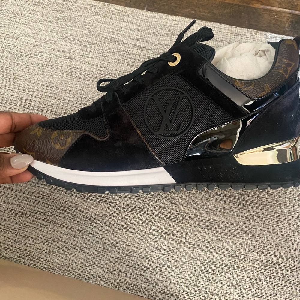 Louis Vuitton Sneakers worn once
